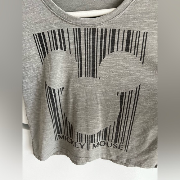 Women’s Gray Cropped Mickey Mouse Disney T-Shirt! - Picture 4 of 6